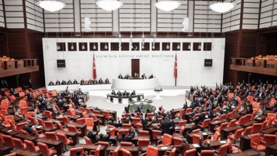 AK Parti'den yükseköğretime ilişkin kanun teklifi: Yazın telafi dersleri yapılabilir