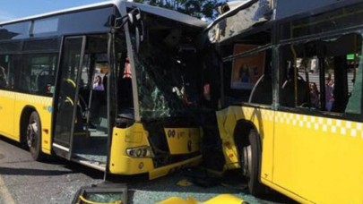 Avcılar'da iki metrobüs kafa kafaya çarpıştı: Olay yerine sağlık ekipleri sevk edildi