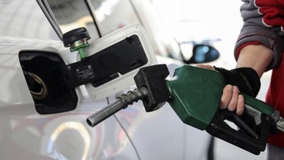 Benzine gece yarısından itibaren zam