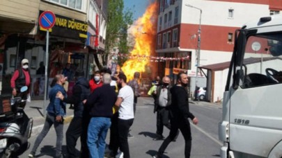 Beylikdüzü'nde patlama: Alevler metrelerce yükseğe ulaştı