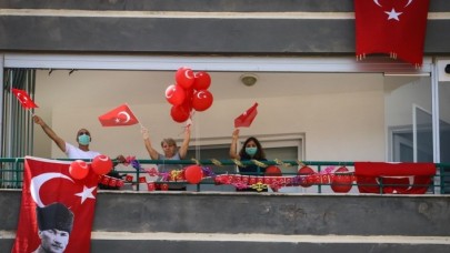 Böylesi dünyada görülmedi: Milyonlar İstiklal Marşı'nı okudu