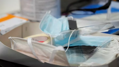 Bu da Avrupa'nın kara yüzü: Fransa,  milyonlarca maskeye el koydu!