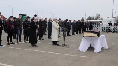 Bugün toprağa verilen Haydar Baş'ın tabutunda neden siyah örtü vardı?