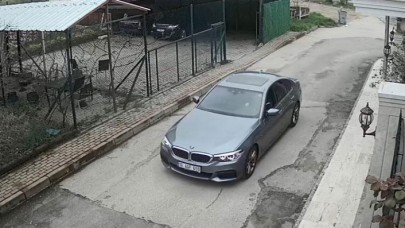 Bulun şu 16 AGF 659 plakalı lüks otoda gezen caniyi!