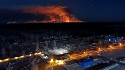 Çernobil Nükleer Santrali yangının eşiğinde: Radyasyon 14 katına çıktı!