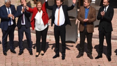 Ceyhan Belediye Başkanı Hülya Erdem oldu