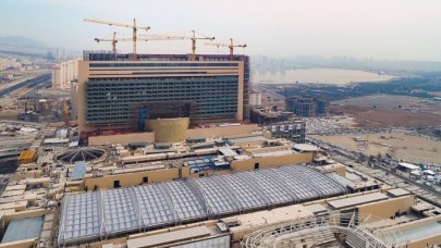 Dünyanın en büyük AVM'si koronavirüs hastanesine çevrildi