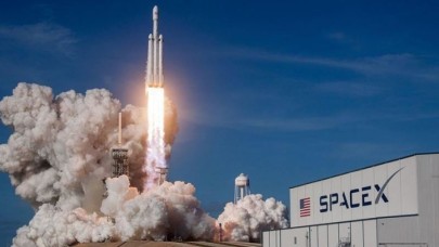 Elon Musk'ın SpaceX şirketi 60 internet uydusunu uzaya fırlattı