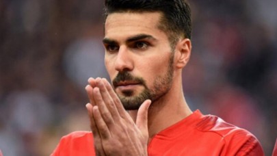 Jose Mourinho Mehmet Zeki Çelik'i kadrosunda görmek istiyor!