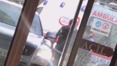 Korona testi için para isteyen hastaneye arabayla girdi!