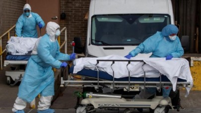 Koronavirüs bilançosu ağır: Morglar ve cenaze evleri doldu taştı