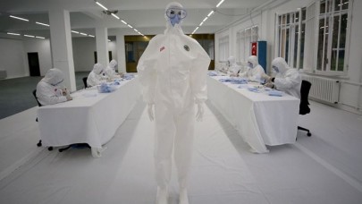 Koronavirüs tulumu ve maske ile hırsızlık