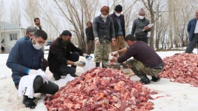 Koronavirüs salgınının bitmesi için 70 kurban kestiler