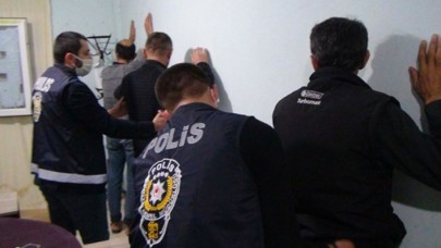 Mardin'de kumar oynayan eşlerini ihbar ettiler: 28 bin 350 lira ceza kesildi