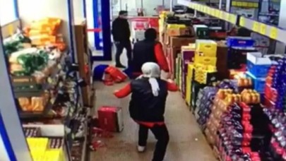 Market çalışanı maskesiz vatandaşı uyarınca nohut fırlattı