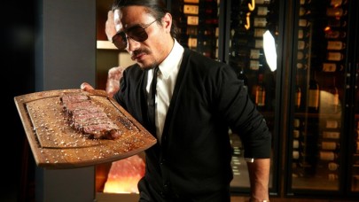 Nusret paket servise başladı: Fiyatları gören şaştı kaldı!