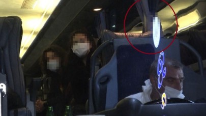 Otobüste büyük terbiyesizlik: Türkiye’ye gelen kadından tepki çeken parmak hareketi