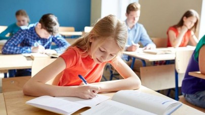 Özel okula çocuklarını gönderen veliler tepkili: Bizden para istiyorlar