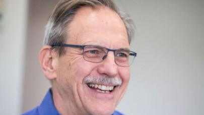 Profesör,  koronavirüs sayesinde dolar milyarderi oldu