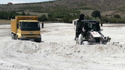 Salda’nın kumları kimi villaların havuz başlarına mı taşındı?