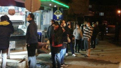 Sokağa çıkma yasağını duyan sokağa koştu: İzdiham!
