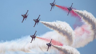 Türk Yıldızları'ndan nefes kesen gösteri!