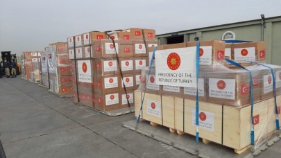 Türkiye’den İspanya ve İtalya’ya giden yardım malzemesi paketlerinin üzerindeki yazı dikkat çekti!