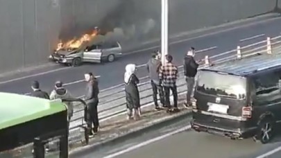 Zincirleme trafik kazasının ardından araçlardan birinde patlama meydana geldi