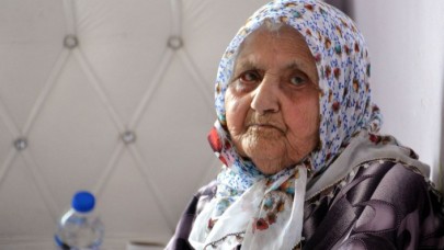 126 yaşındaki 400 torun sahibi Eşe Nine koronavirüsü yendi