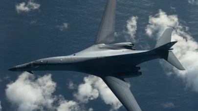 ABD,  Avrupa'da bombardıman tatbikatı icra etti