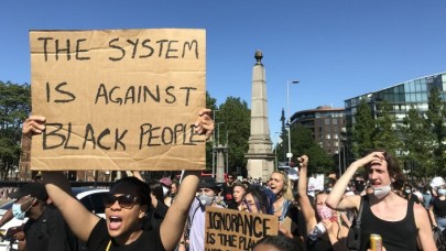 ABD'deki olaylar İngiltere'ye de sıçradı