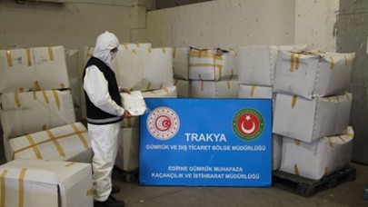 Avrupa'ya giden TIR'da 573 bin 750 maske ele geçirildi