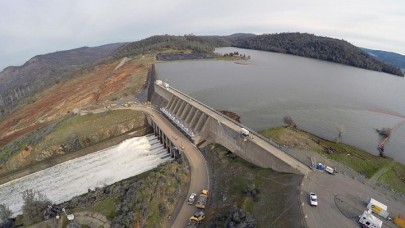 Baraj inşaatında çalışan iş makinesi operatörü İrfan Börtü heyelan altında kaldı