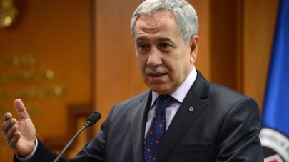 Bülent Arınç’tan camilerde her gün dua okunmasına sert tepki!