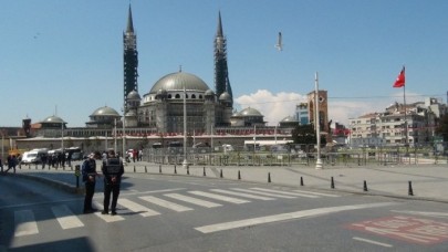 Camiler 12 Haziran'da,  okullar 1 Eylül'de