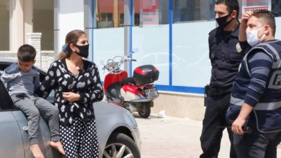 Cep telefonu çalınan kadın polisi aradığına pişman oldu!