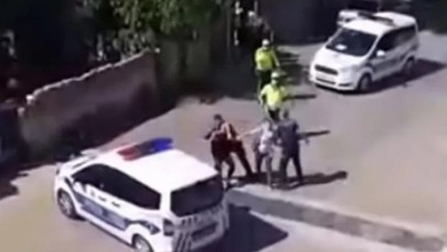 Çorlu'da polis,  evlerinin önünde oturan vatandaşlara sert müdahalede bulundu