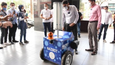 Covid-19 ile mücadele için tasarlanan yerli robot NAZBOT-1 tanıtıldı