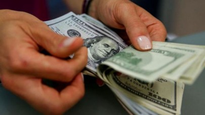 Tarihi zirvesini gören dolar gerilemeye devam ediyor