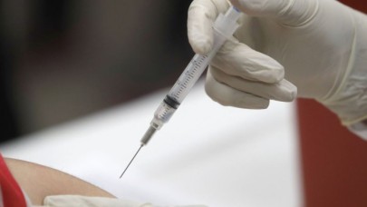 Dünya bunu konuşuyor: İnsanda denenen aşıda ilk testler pozitif!