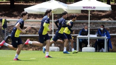 Fenerbahçe'de büyük şok: Koronavirüs çıktı,  antrenman iptal!