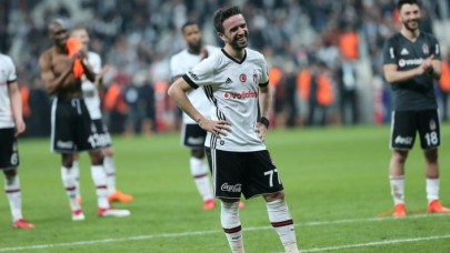 Fenerbahçe'yle anlaştığı iddia edilen Gökhan Gönül’den flaş açıklama