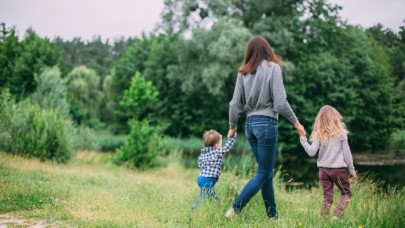 Flaş karar: Boşanan kadın çocuğuna kendi soyadını verebilecek