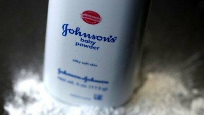 Dev şirket gelen tepkiler üzerine bebek pudrası satışını durdurdu