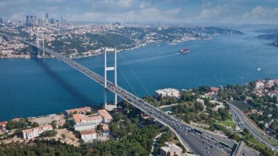 İstanbul Boğazı'nın rengi değişti: Görenler hayret etti!
