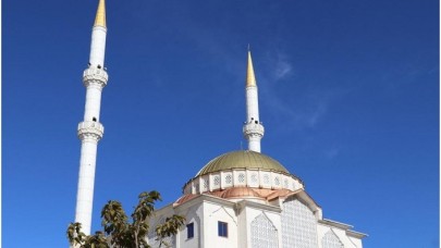 İzmir'de camilerden bu kez de Selda Bağcan çalındı