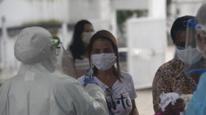 Koronavirüs istifaları devam ediyor: Şimdi de sağlık bakanı istifa etti