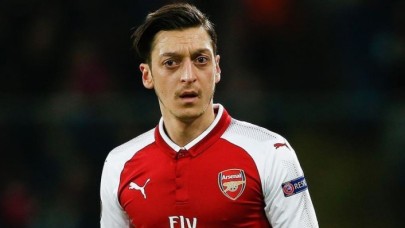 Mesut Özil'den Türk Kızılaya rekor bağış