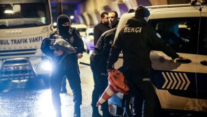 Polisle vatandaş arasında ilginç diyalog: 'Biz Yunan polisi miyiz?'