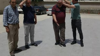 Sıcaktan termometreler patladı: Yolda yumurta pişirdiler